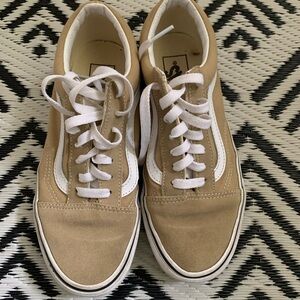 Womens size 7 Tan colored vans. Perfecr for summer outfits! Gently worn!